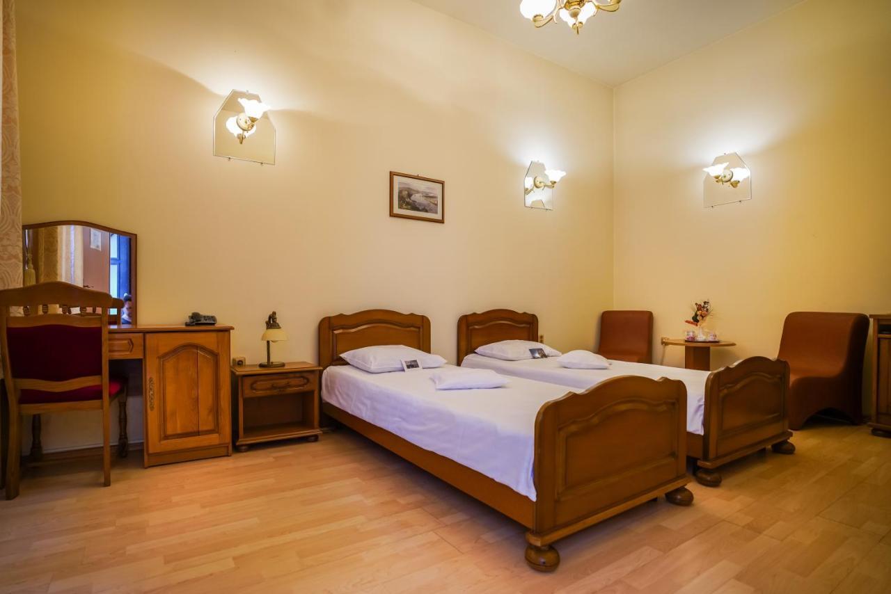 Hotel Agape Cluj Napoca Bagian luar foto