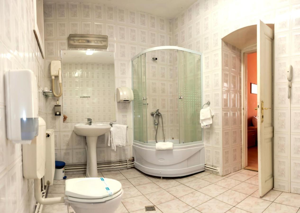 Hotel Agape Cluj Napoca Bagian luar foto